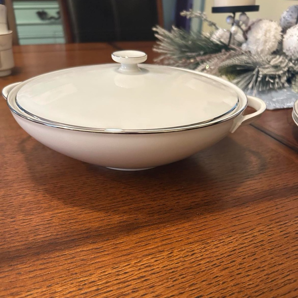 Crown Bavaria Germany Elegance Covered Vegetable Bowl Serving Dish with Lid